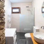 2 Bedroom Art House In