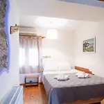 2 Bedroom Art House In