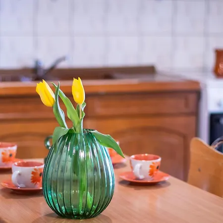 2 Bedroom Art House In *