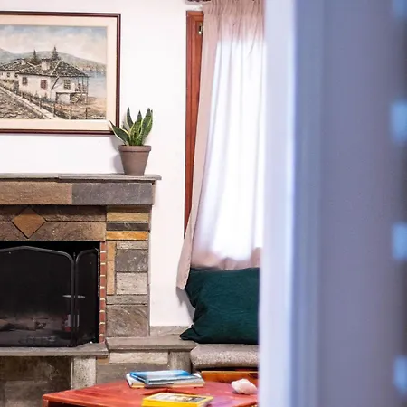 2 Bedroom Art House In